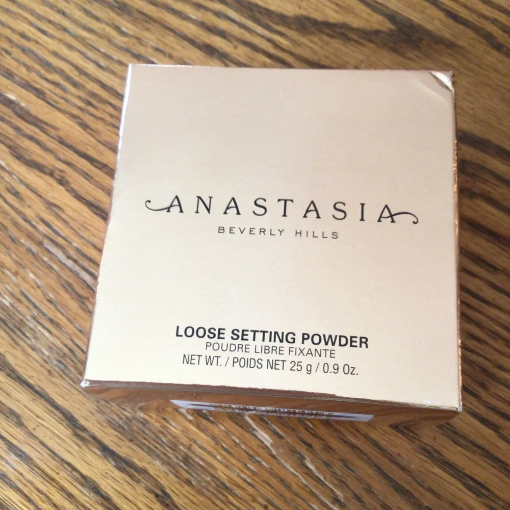 Anastasia Beverly Hills Loose Setting Powder in Banana .9 oz NWT - Picture 5 of 7
